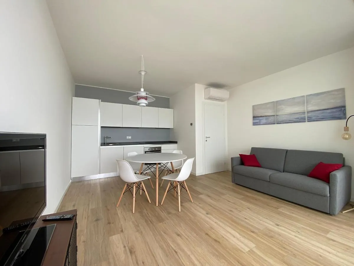 Podium Apartment Lido di Jesolo 0*,